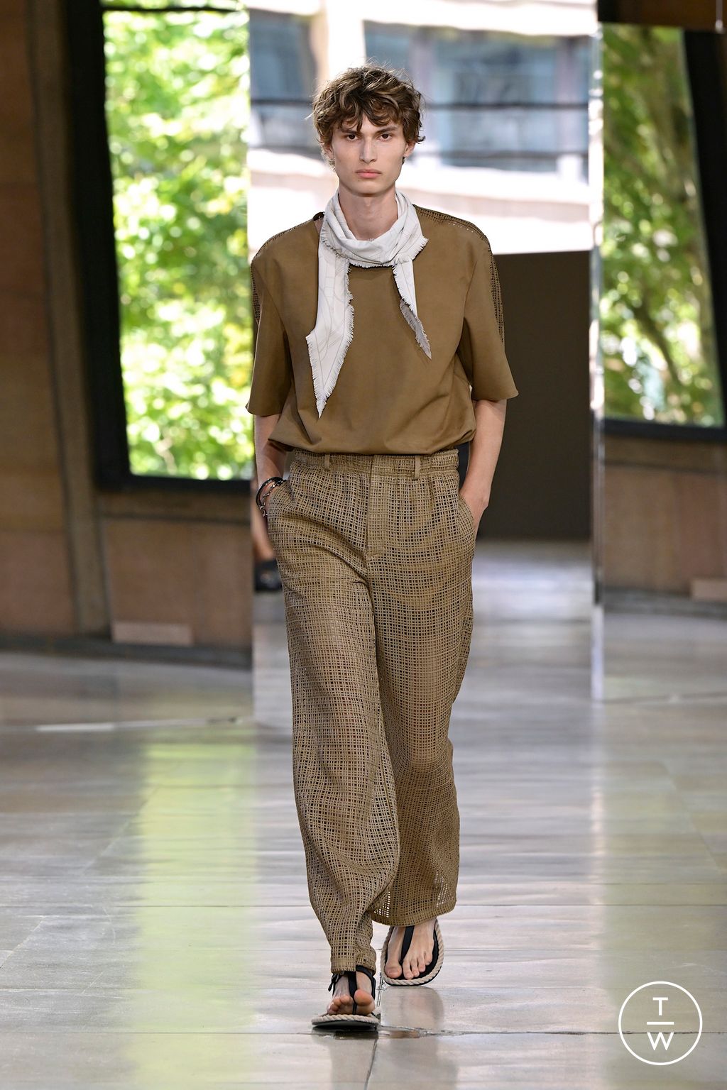 Fashion Week Paris Spring/Summer 2026 look 41 from the Hermès collection menswear
