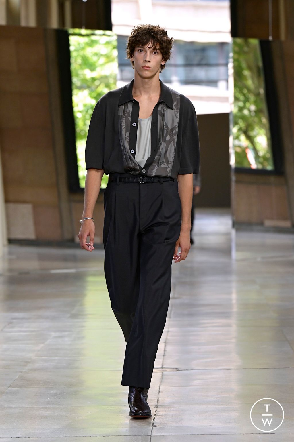 Fashion Week Paris Spring/Summer 2026 look 43 from the Hermès collection menswear