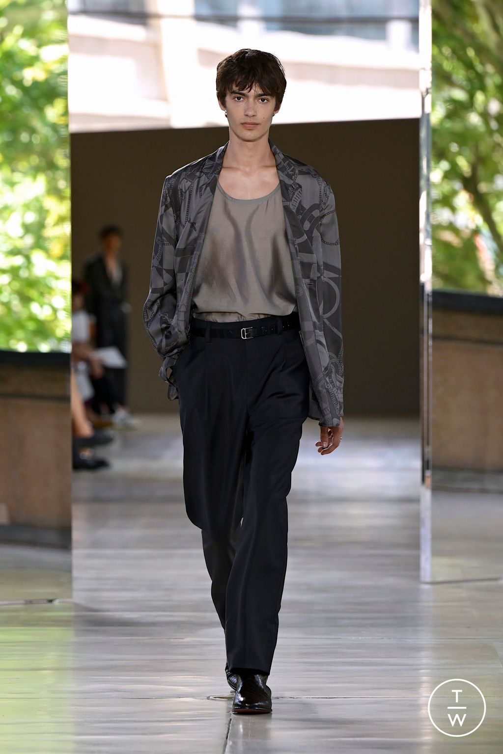 Fashion Week Paris Spring/Summer 2026 look 44 from the Hermès collection menswear