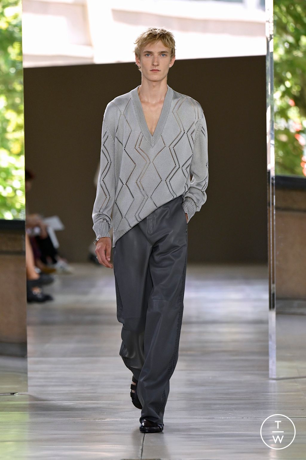 Fashion Week Paris Spring/Summer 2026 look 48 from the Hermès collection menswear