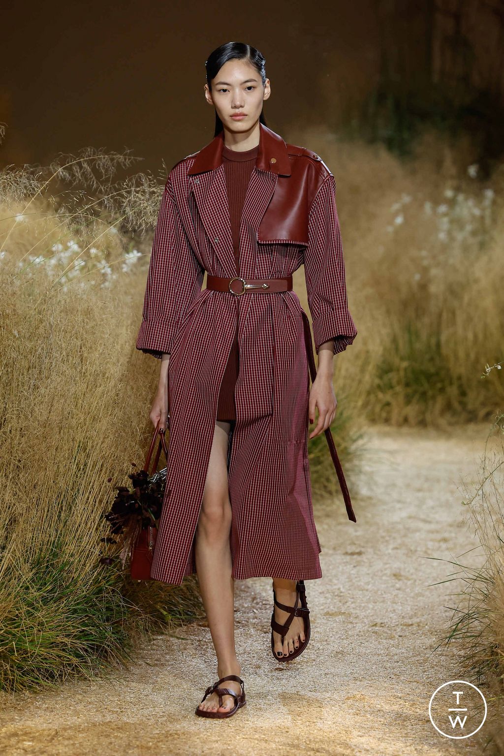 Fashion Week Paris Spring/Summer 2024 look 2 from the Hermès collection womenswear