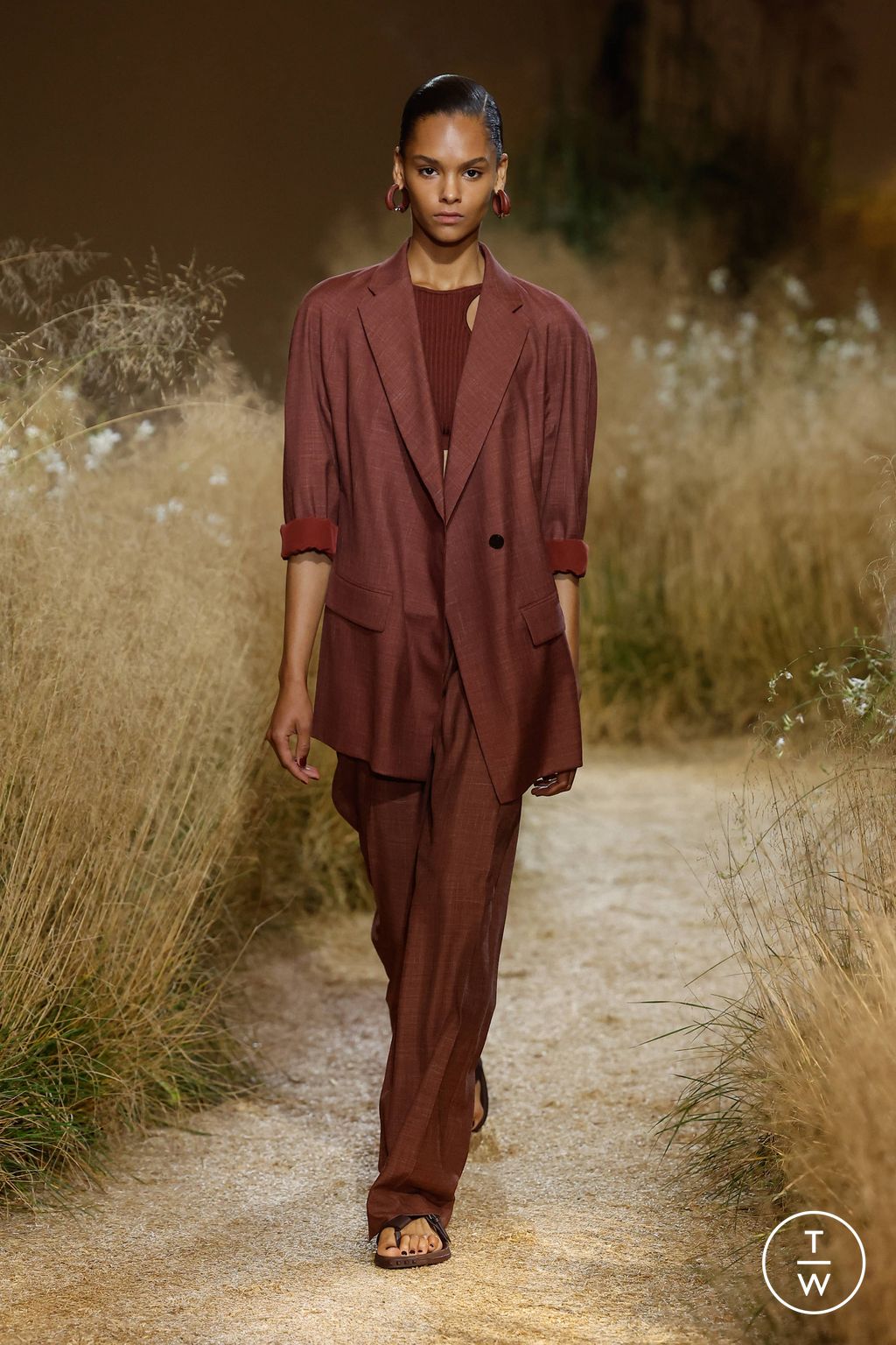 Fashion Week Paris Spring/Summer 2024 look 9 from the Hermès collection womenswear