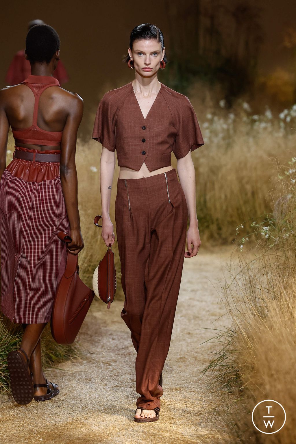 Fashion Week Paris Spring/Summer 2024 look 10 from the Hermès collection womenswear