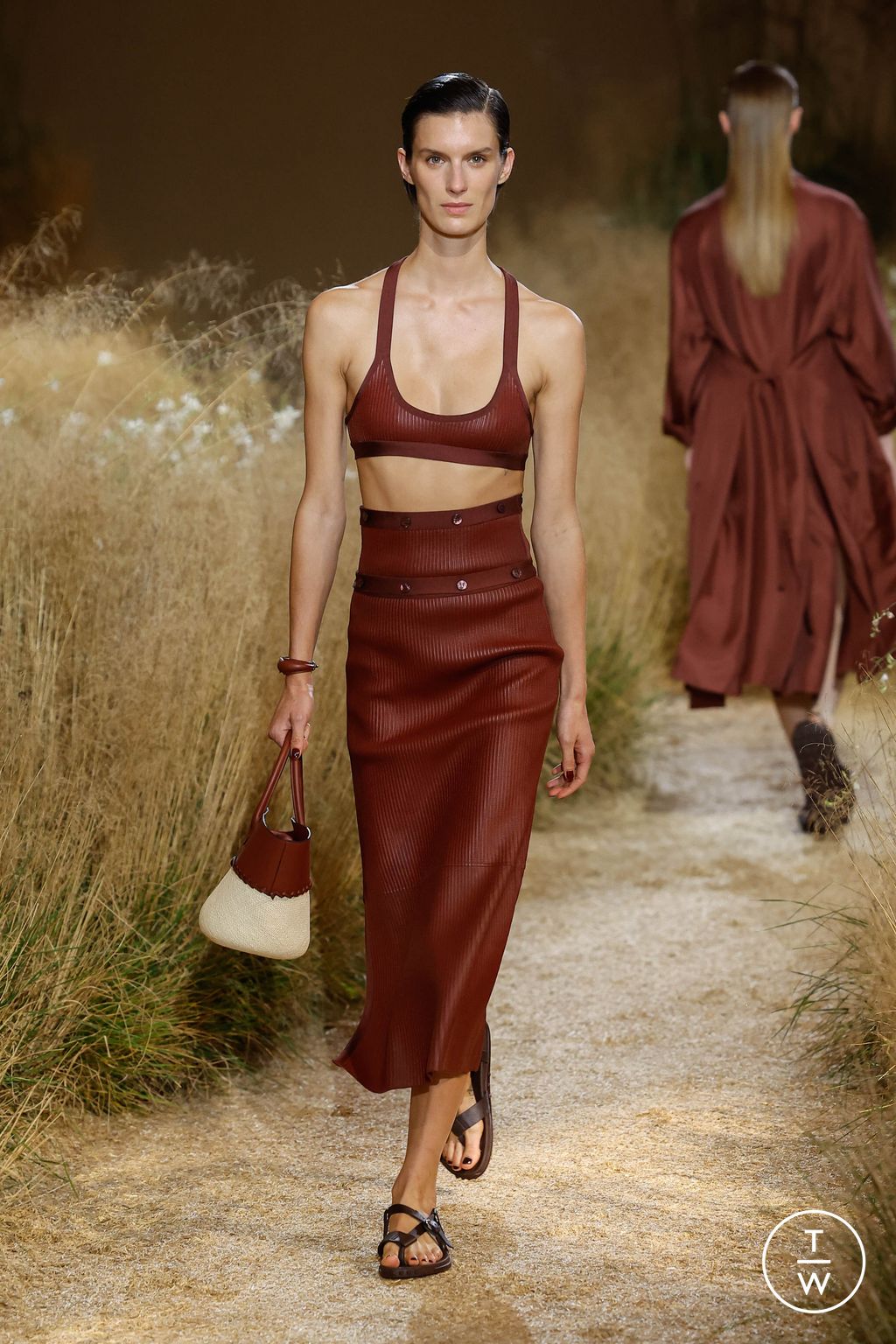Fashion Week Paris Spring/Summer 2024 look 13 from the Hermès collection 女装