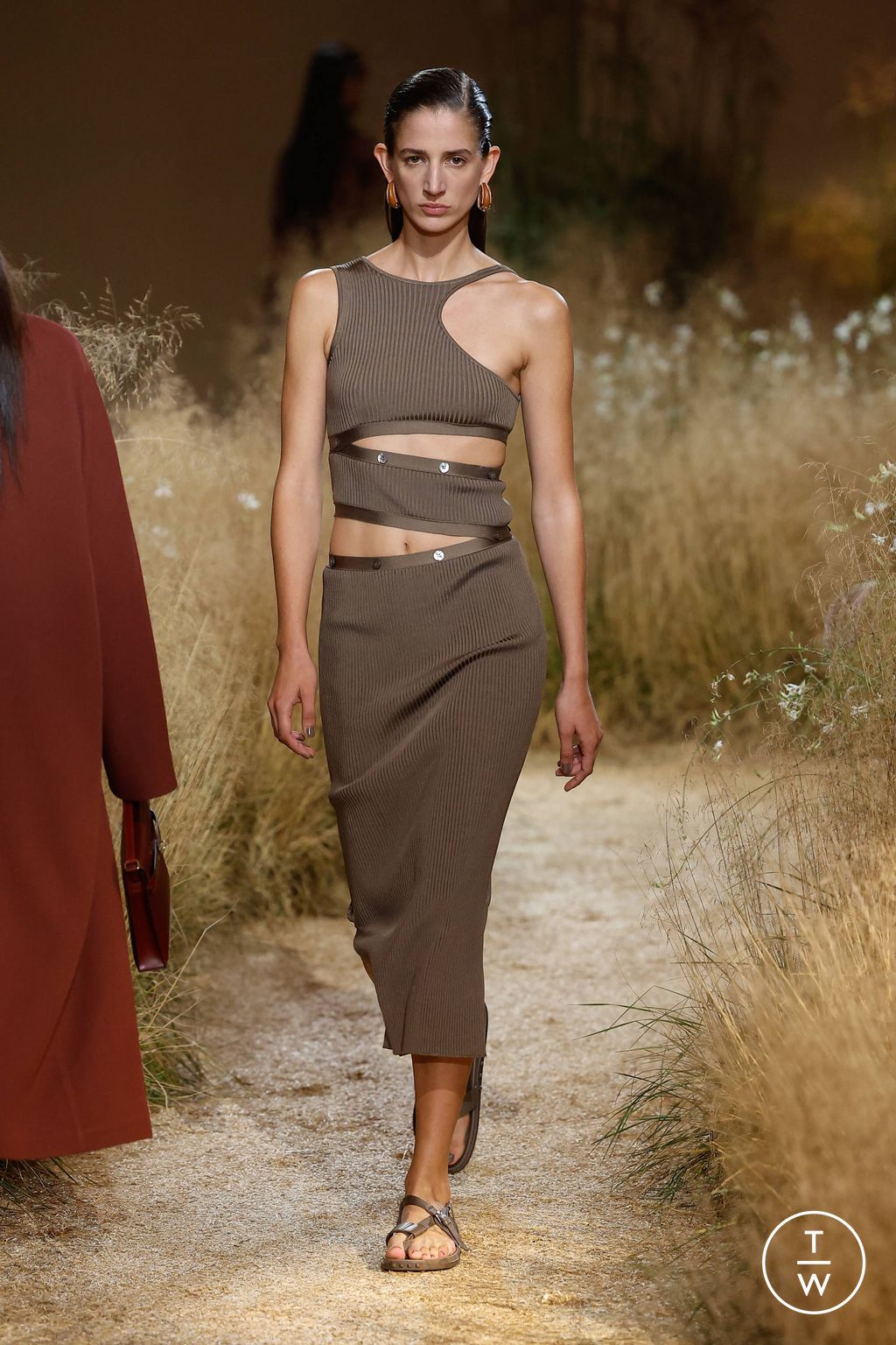 Fashion Week Paris Spring/Summer 2024 look 18 from the Hermès collection 女装