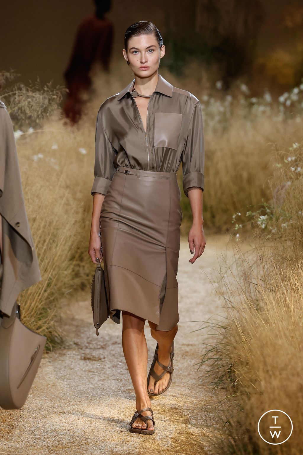 Fashion Week Paris Spring/Summer 2024 look 22 from the Hermès collection 女装