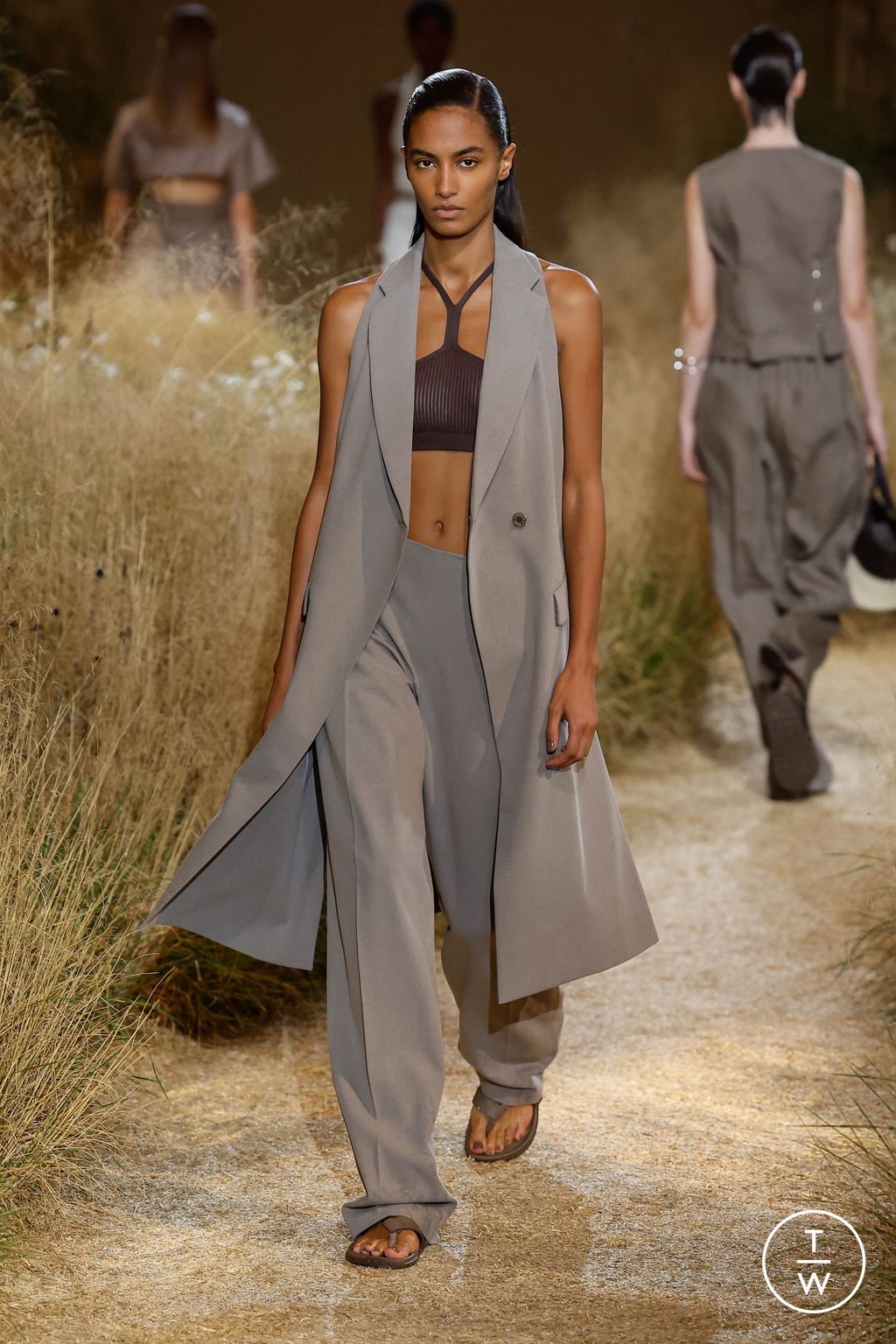 Fashion Week Paris Spring/Summer 2024 look 26 from the Hermès collection womenswear