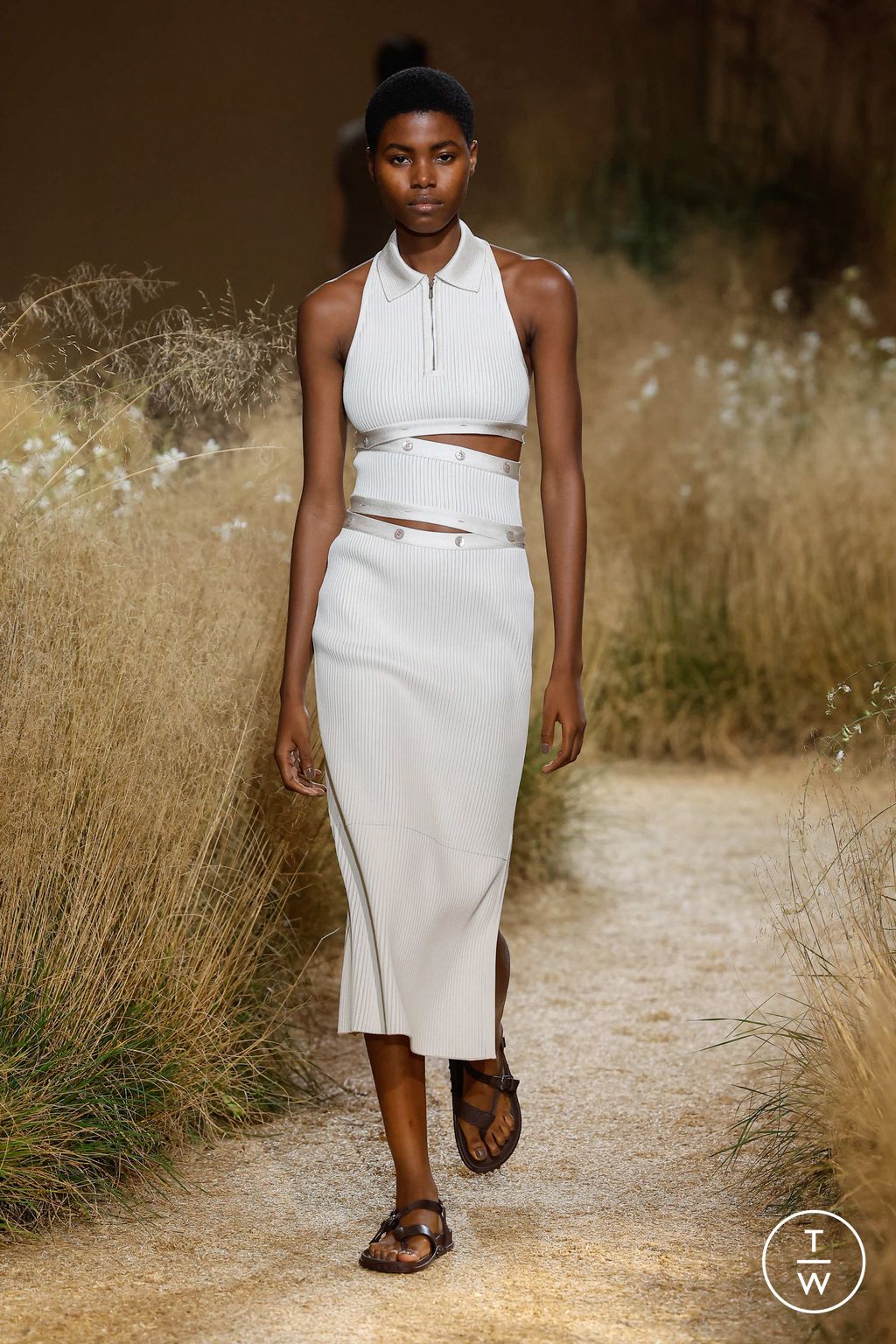 Fashion Week Paris Spring/Summer 2024 look 27 from the Hermès collection 女装