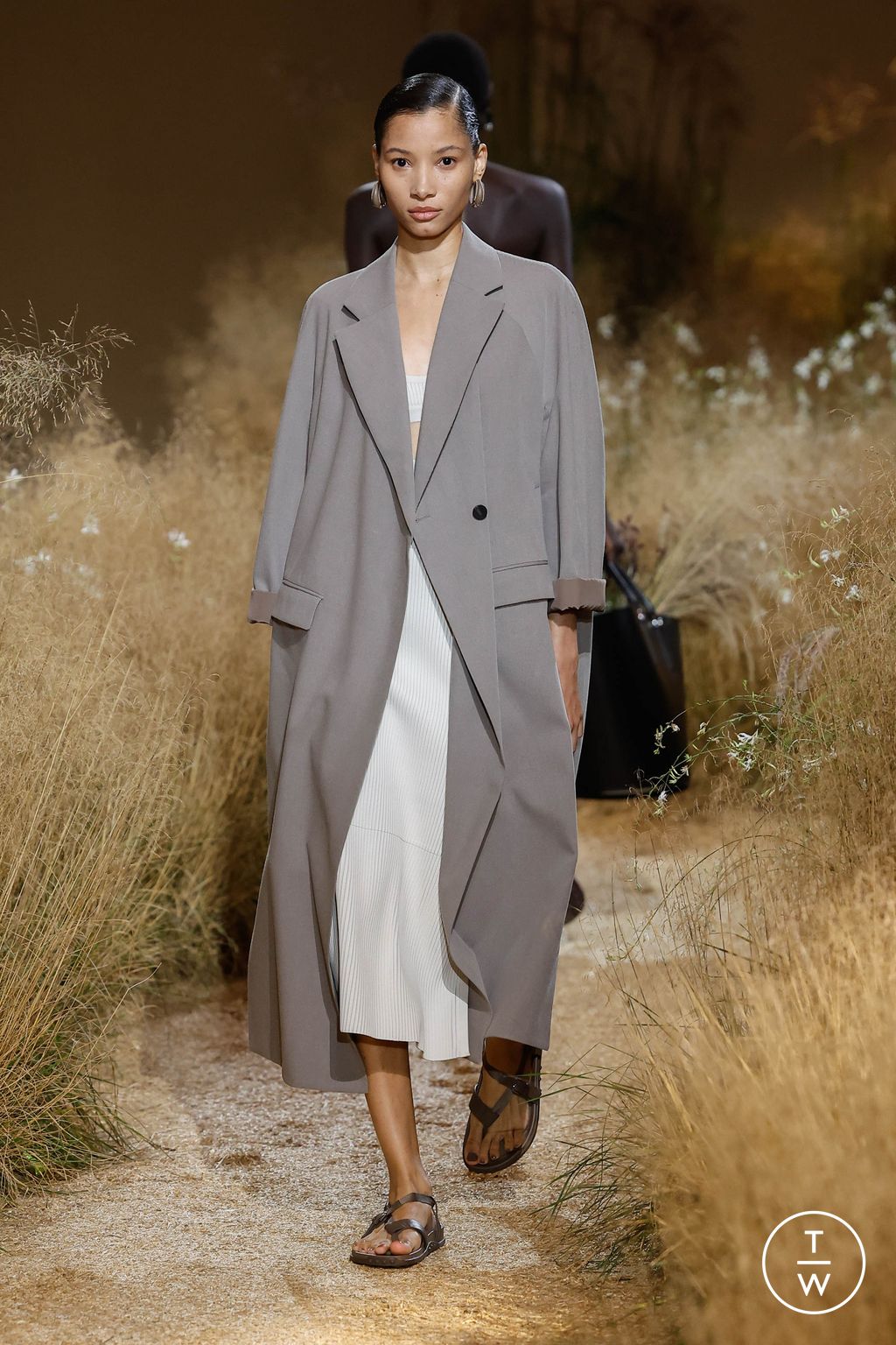 Fashion Week Paris Spring/Summer 2024 look 30 from the Hermès collection womenswear