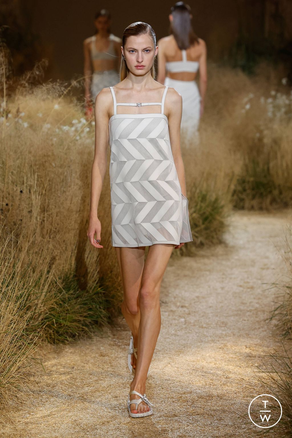 Fashion Week Paris Spring/Summer 2024 look 31 from the Hermès collection 女装