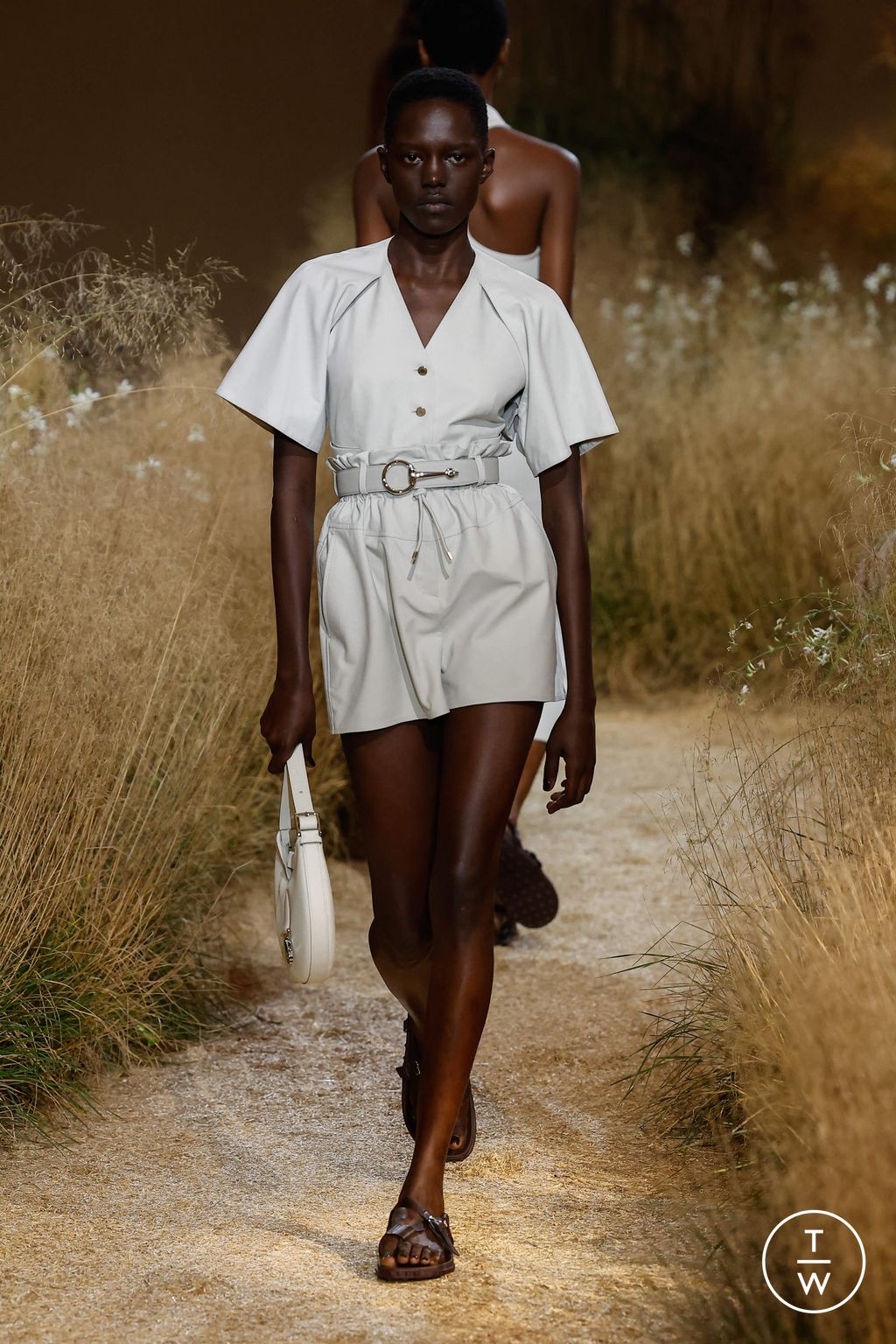 Fashion Week Paris Spring/Summer 2024 look 33 from the Hermès collection womenswear