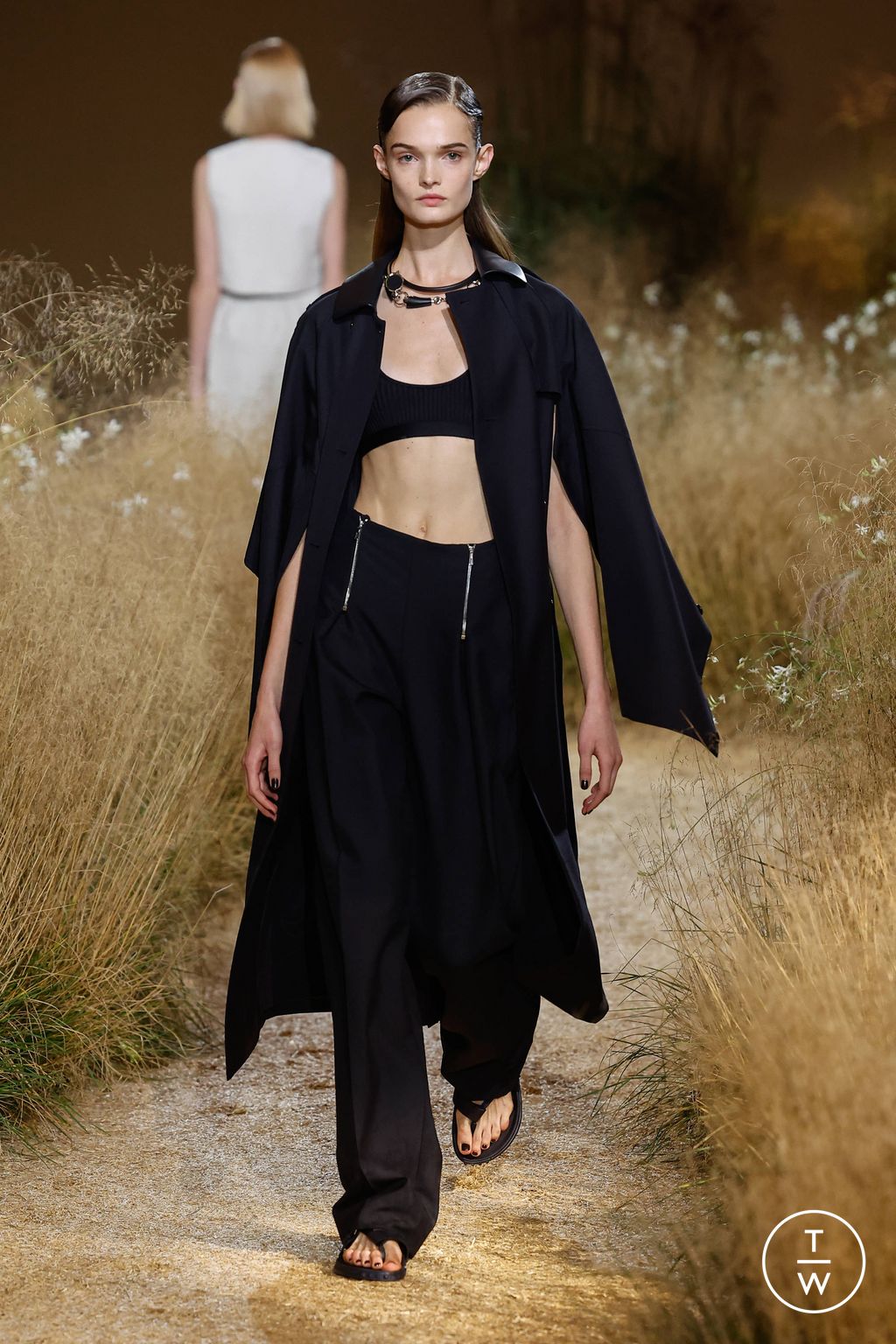 Fashion Week Paris Spring/Summer 2024 look 40 from the Hermès collection 女装