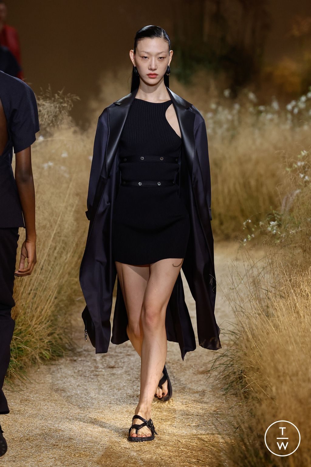 Fashion Week Paris Spring/Summer 2024 look 44 from the Hermès collection 女装
