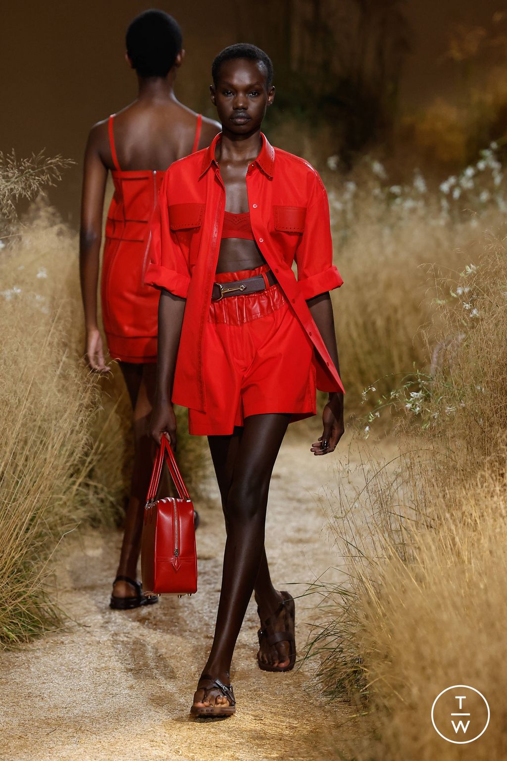Fashion Week Paris Spring/Summer 2024 look 52 from the Hermès collection 女装