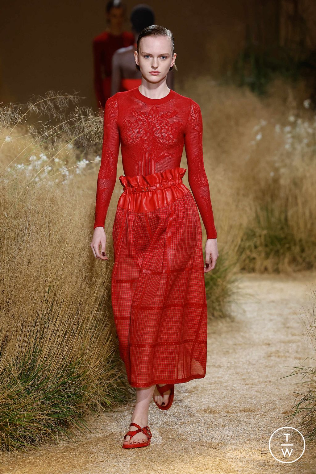 Fashion Week Paris Spring/Summer 2024 look 56 from the Hermès collection womenswear
