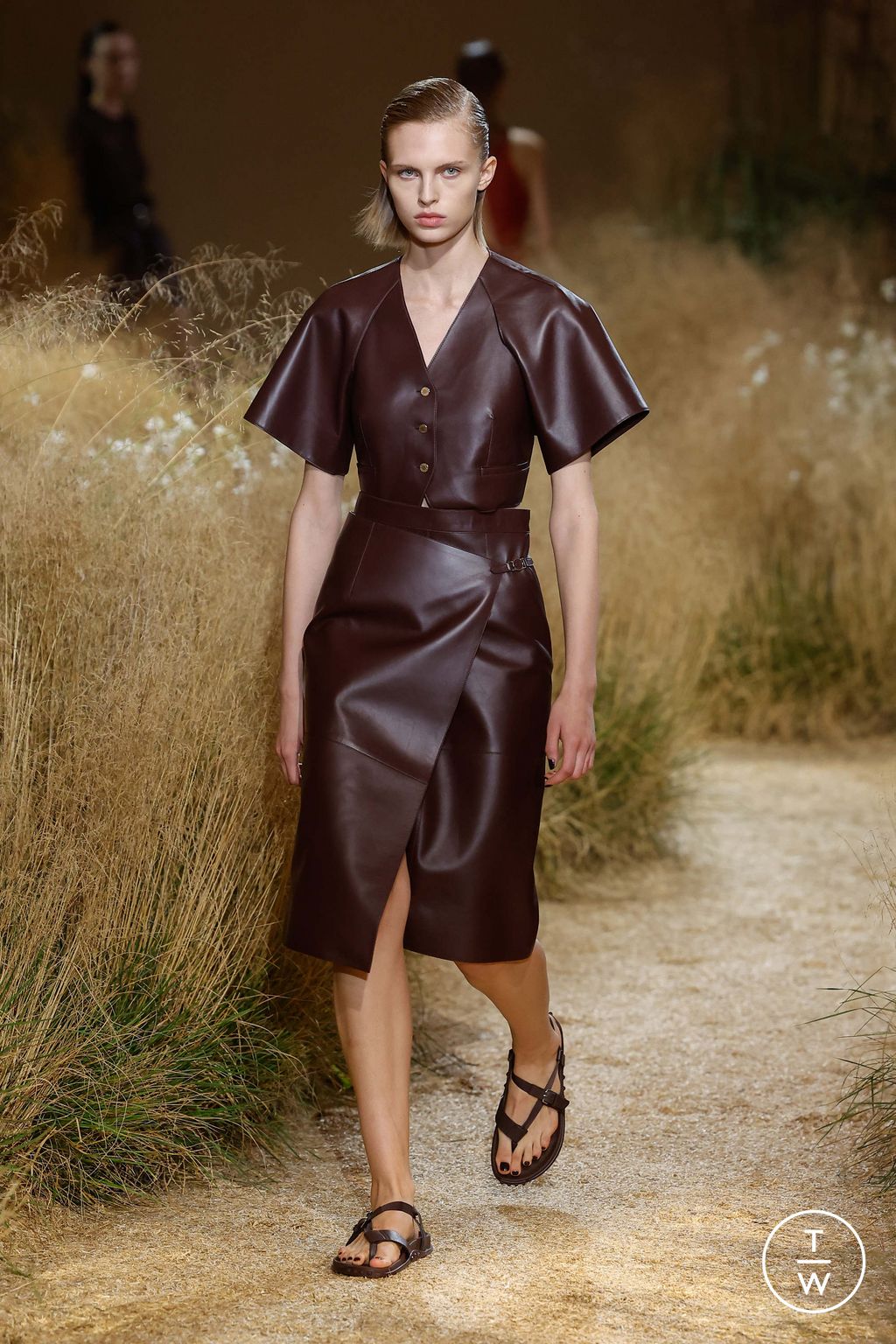 Fashion Week Paris Spring/Summer 2024 look 61 from the Hermès collection 女装