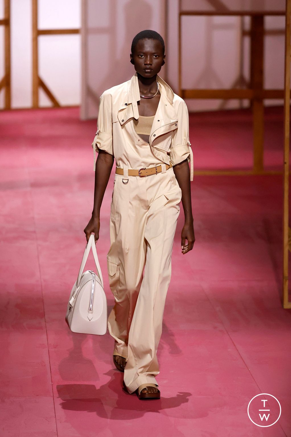 Fashion Week Paris Spring/Summer 2025 look 7 from the Hermès collection 女装