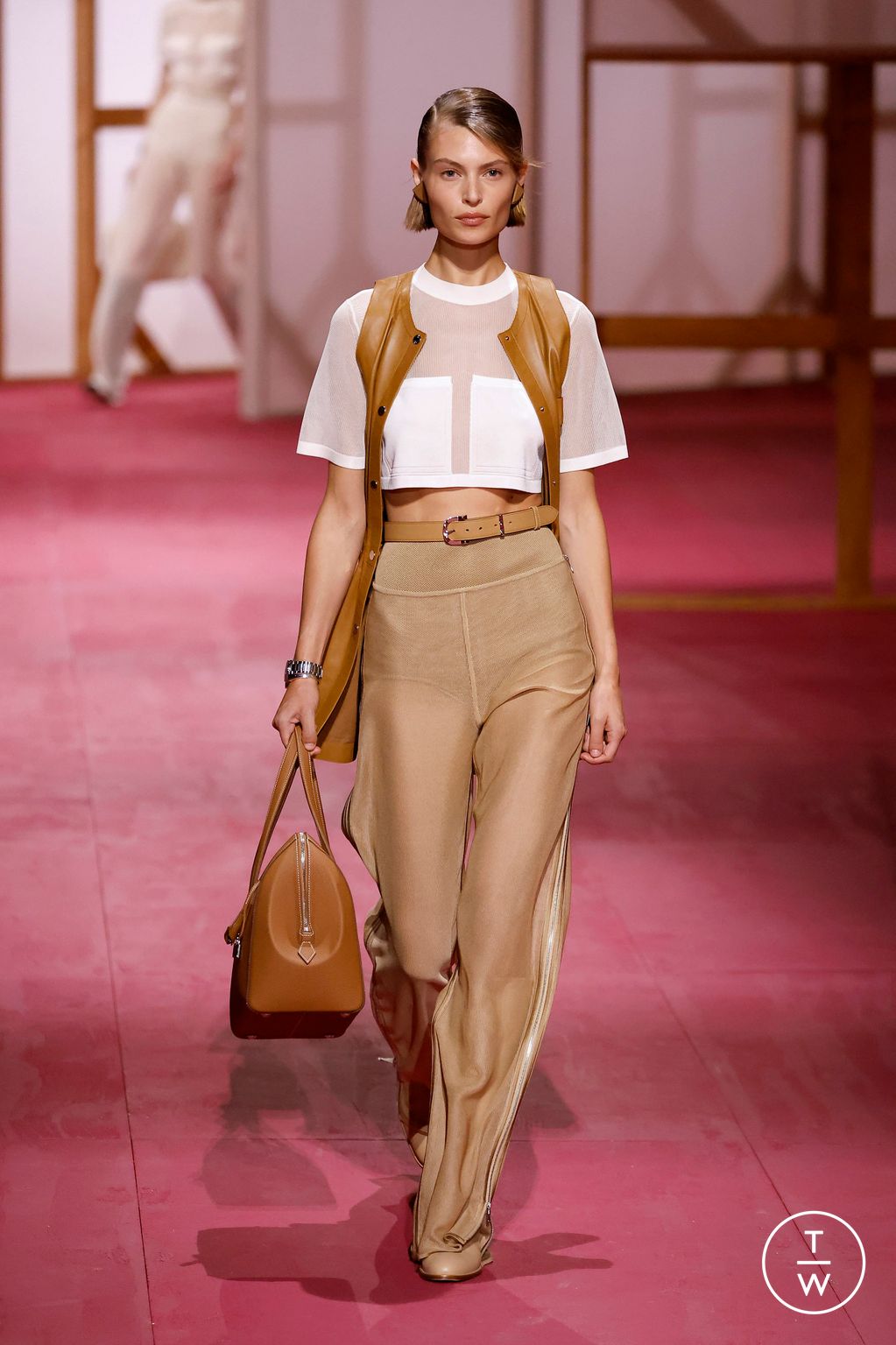 Fashion Week Paris Spring/Summer 2025 look 10 from the Hermès collection womenswear