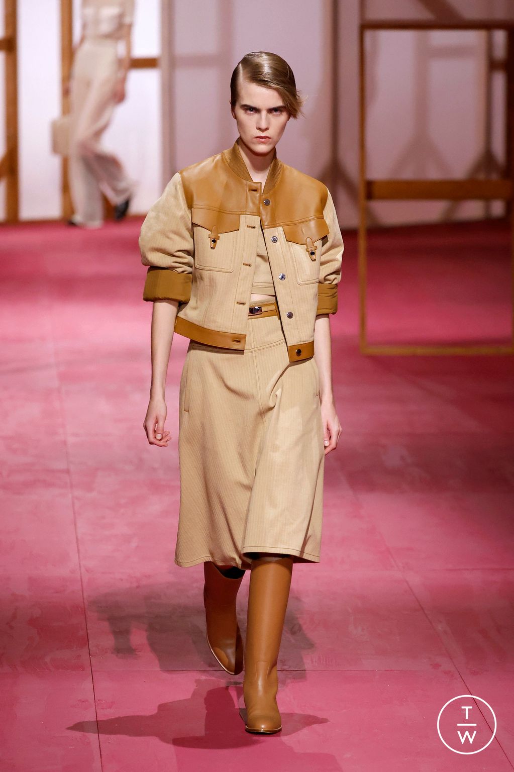 Fashion Week Paris Spring-Summer 2025 look 19 from the Hermès collection womenswear