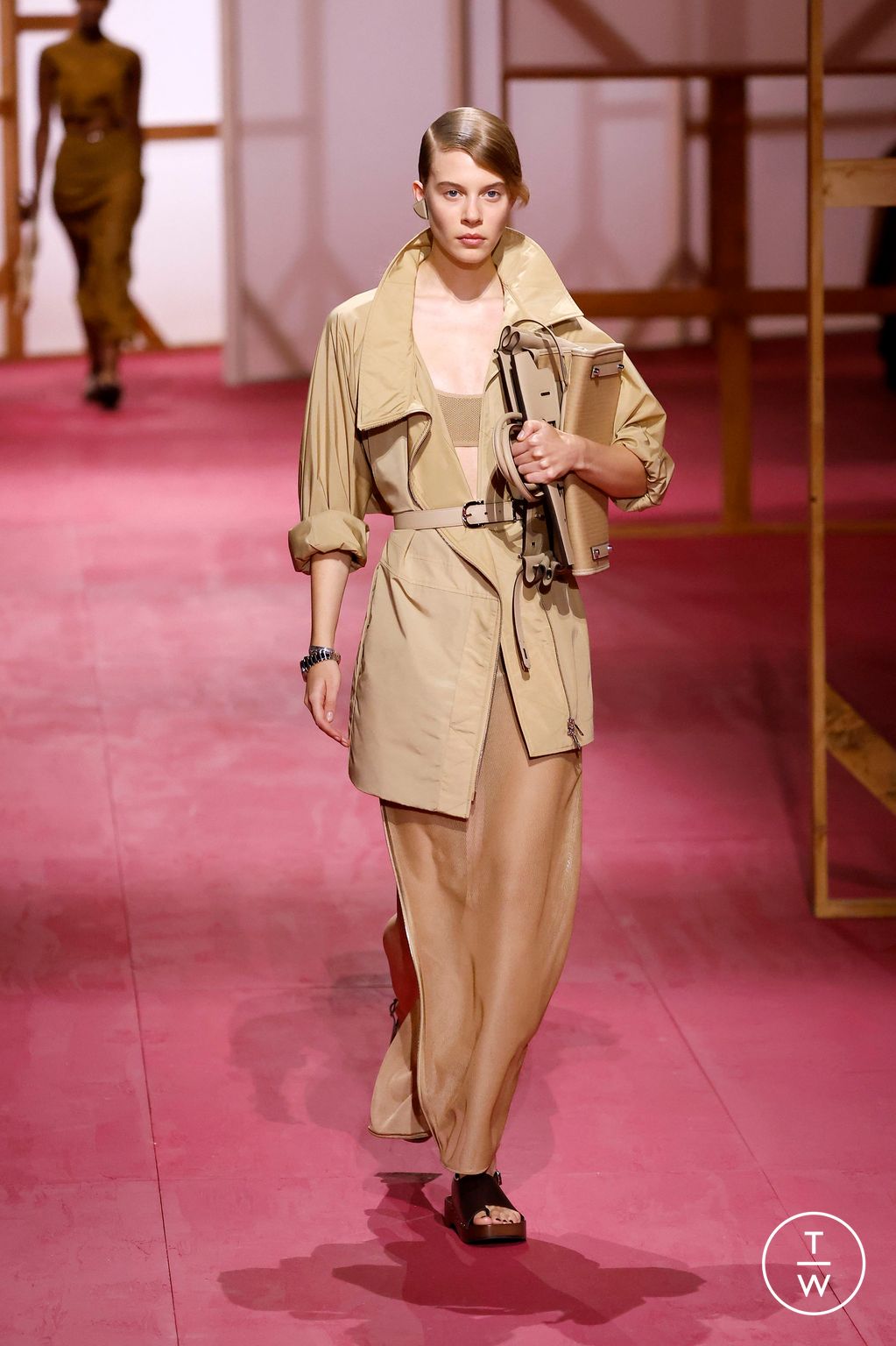 Fashion Week Paris Spring-Summer 2025 look 22 de la collection Hermès womenswear