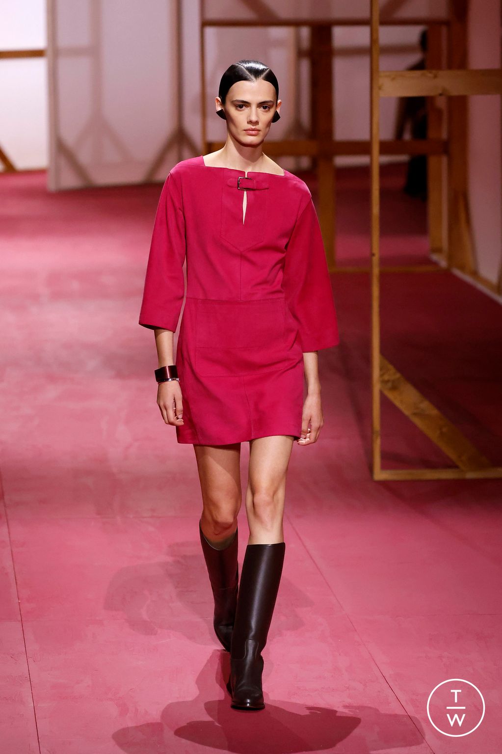 Fashion Week Paris Spring/Summer 2025 look 36 from the Hermès collection womenswear