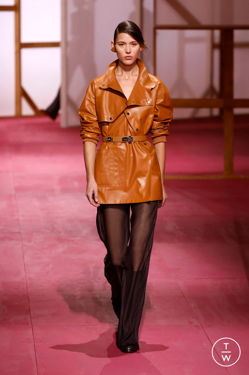 Fashion Week Paris Spring/Summer 2025 look 40 from the Hermès collection womenswear