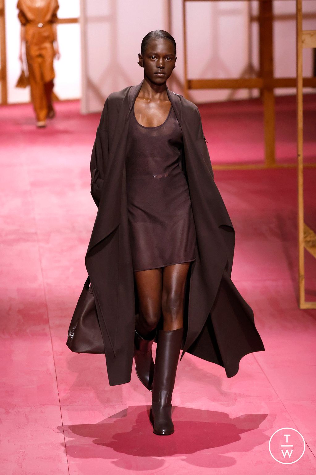 Fashion Week Paris Spring/Summer 2025 look 46 from the Hermès collection womenswear