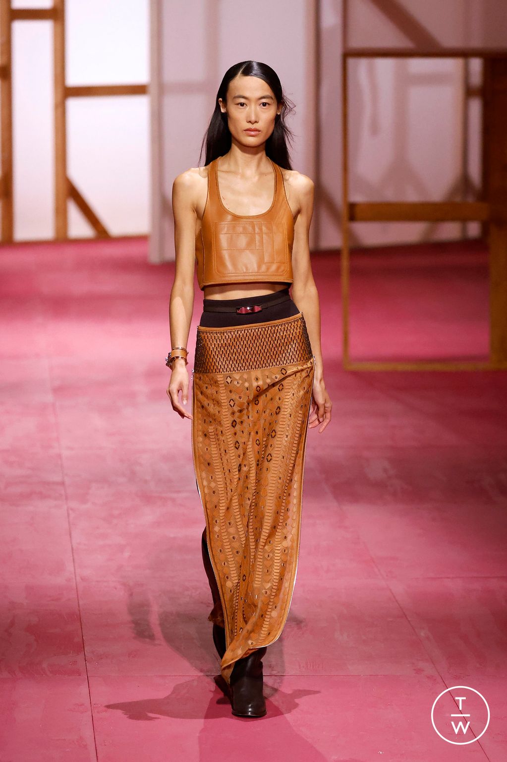 Fashion Week Paris Spring-Summer 2025 look 59 from the Hermès collection womenswear