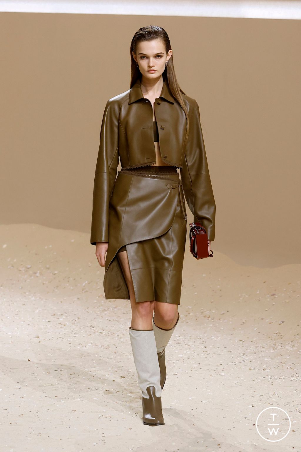 Fashion Week Paris Spring/Summer 2026 look 3 de la collection Hermès womenswear