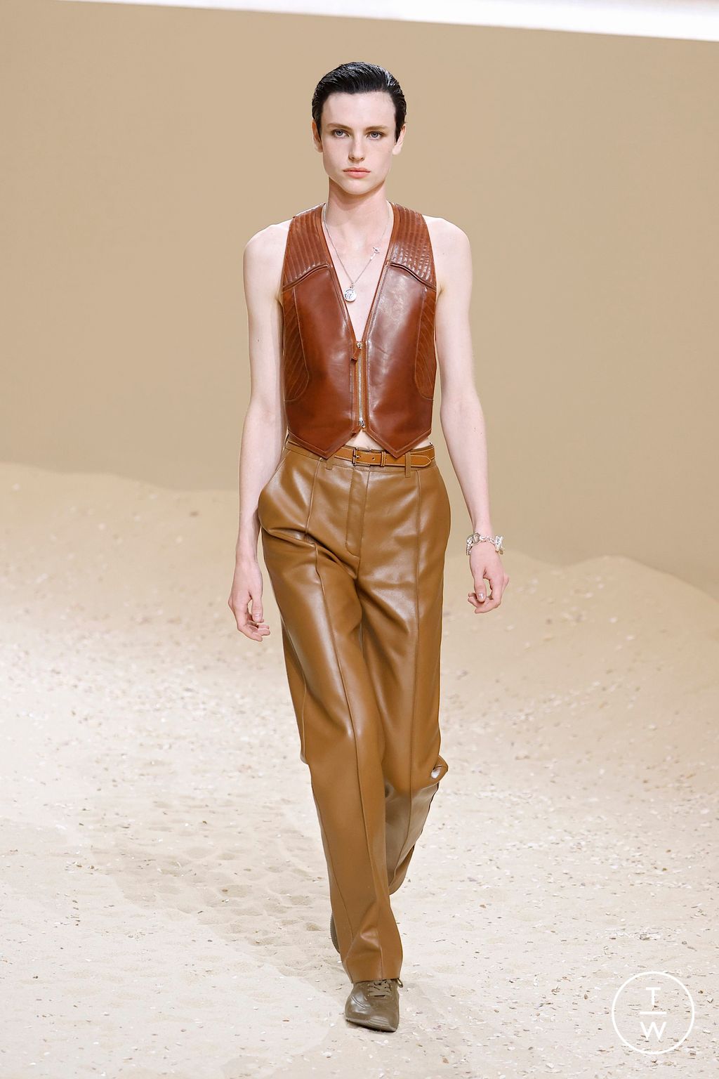 Fashion Week Paris Spring/Summer 2026 look 31 from the Hermès collection womenswear