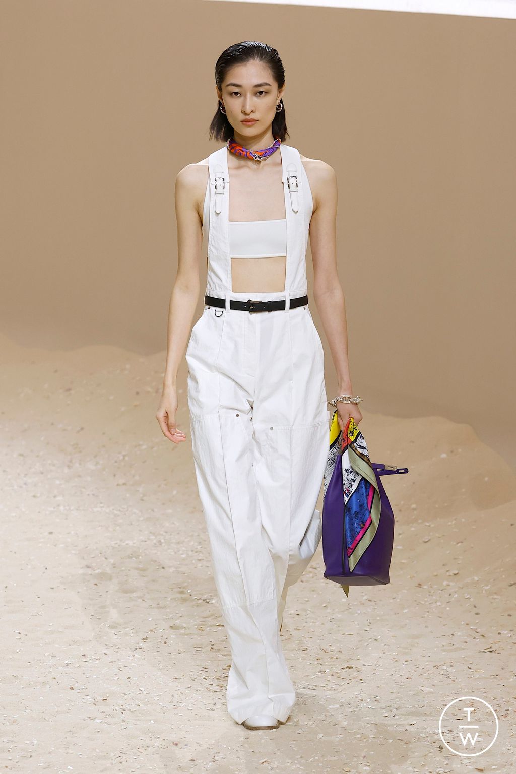 Fashion Week Paris Spring/Summer 2026 look 39 from the Hermès collection womenswear