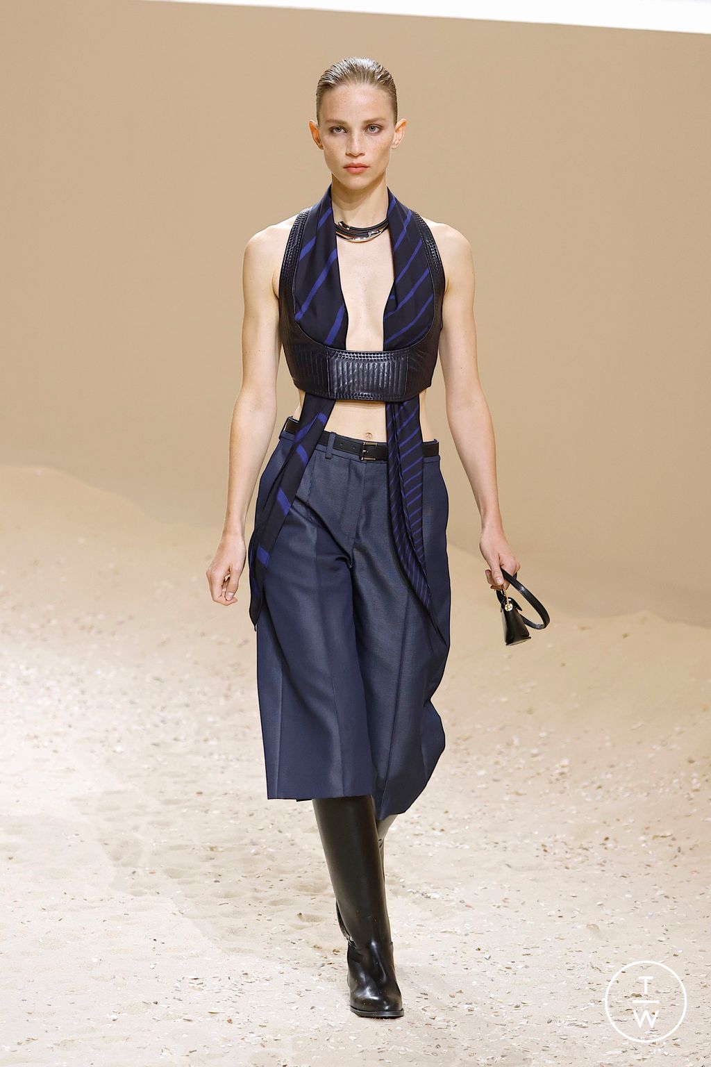 Fashion Week Paris Spring/Summer 2026 look 47 from the Hermès collection womenswear