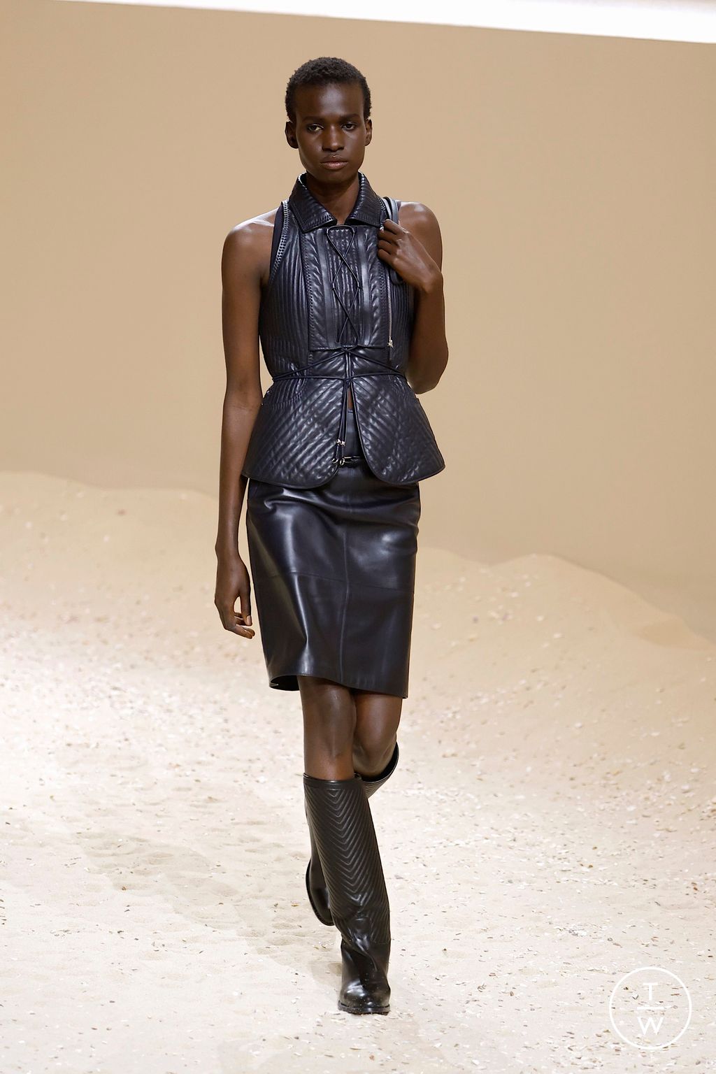 Fashion Week Paris Spring/Summer 2026 look 51 from the Hermès collection womenswear