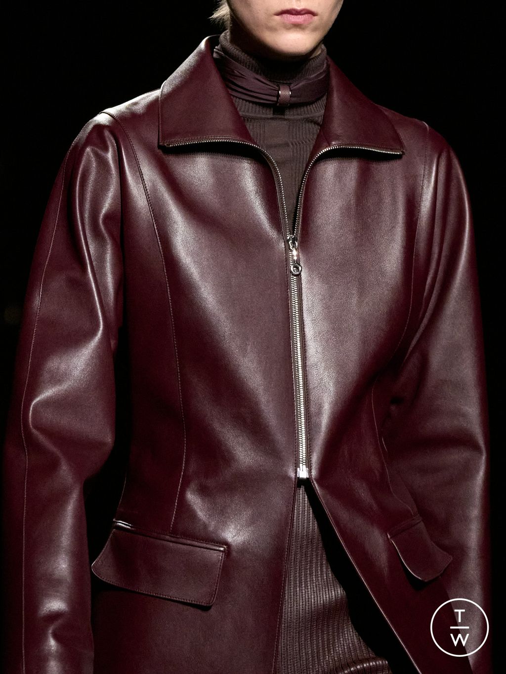 Fashion Week Paris Fall/Winter 2024 look 26 from the Hermès collection womenswear accessories