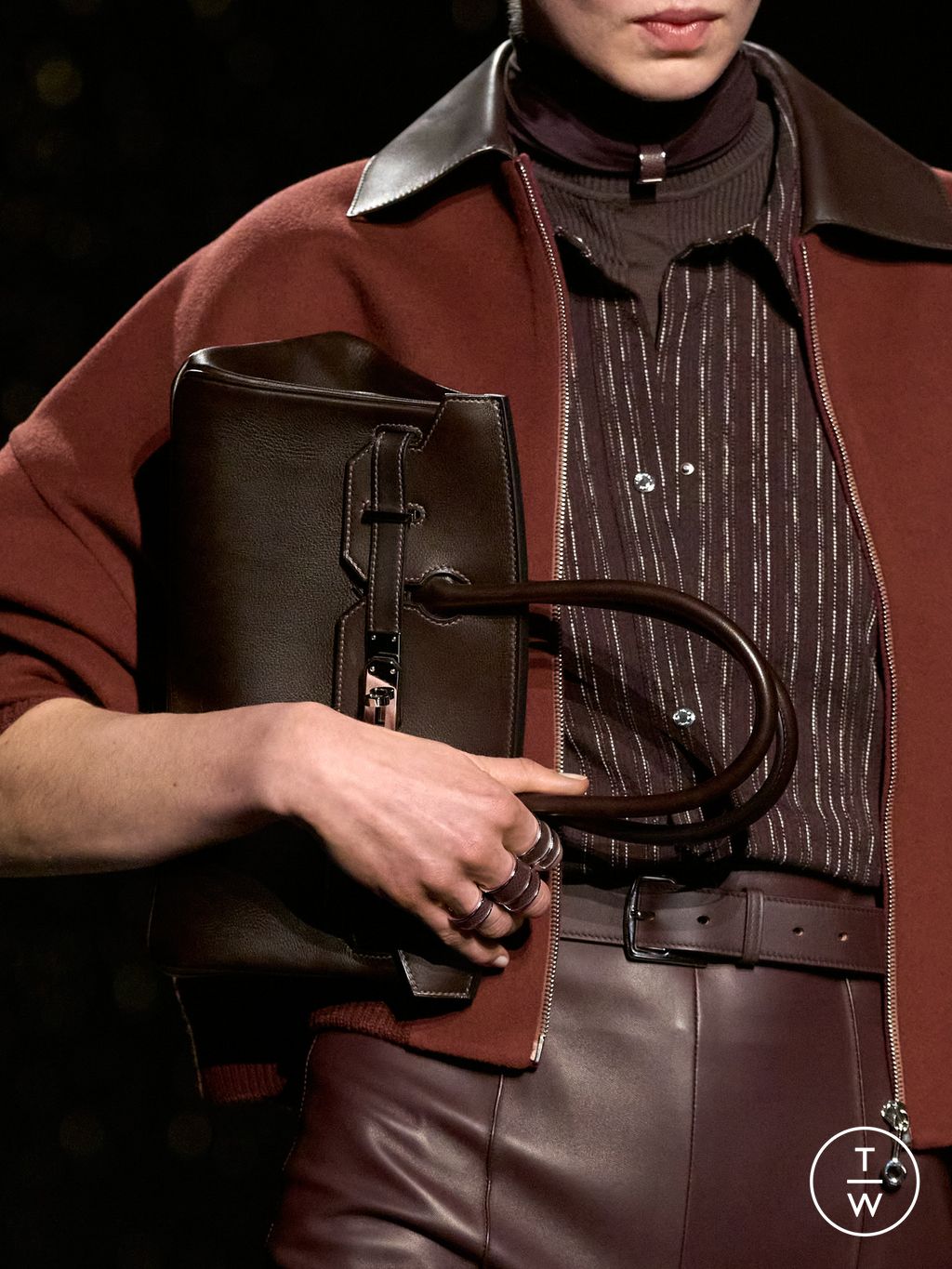 Fashion Week Paris Fall/Winter 2024 look 2 from the Hermès collection womenswear accessories