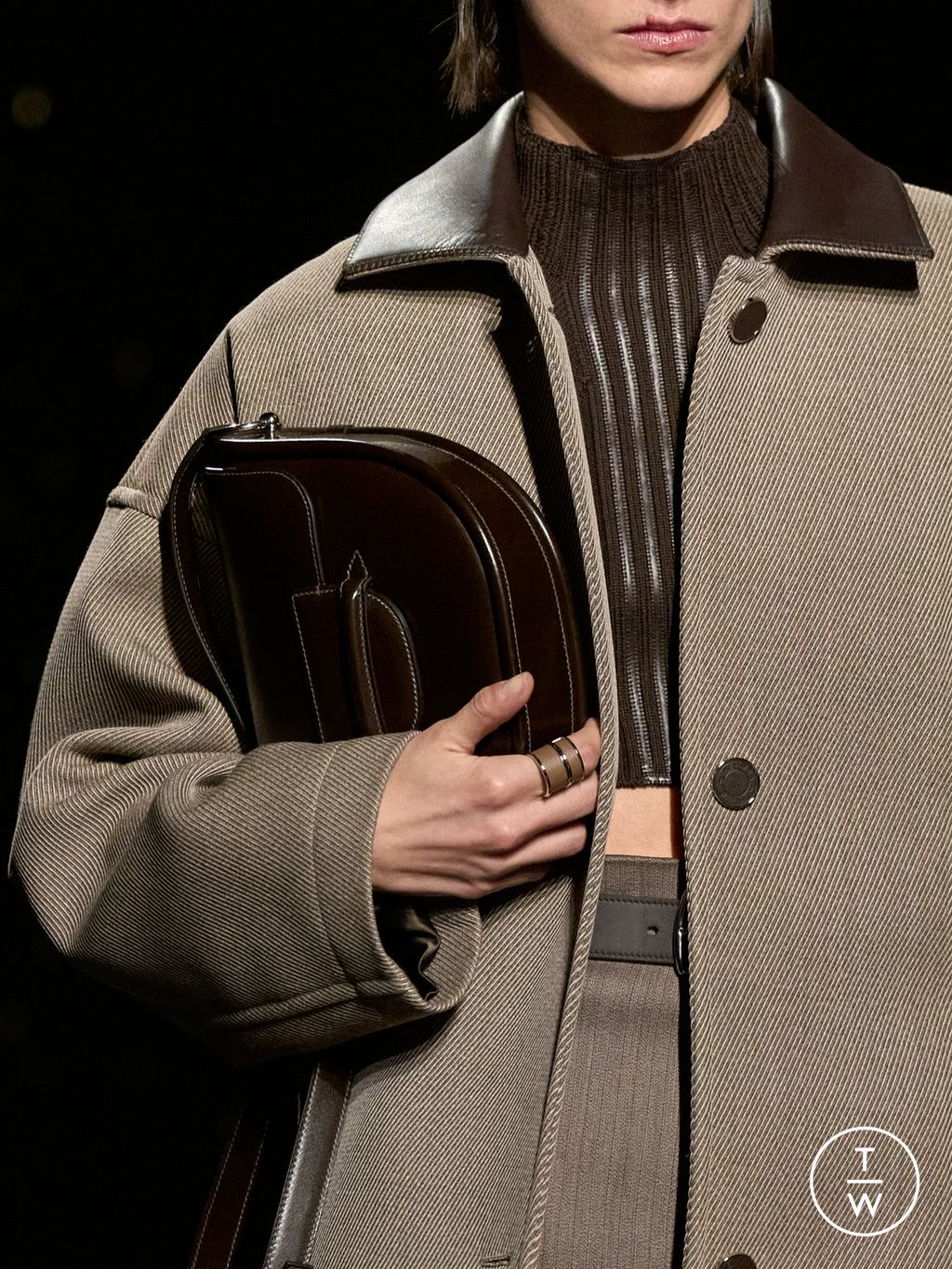 Fashion Week Paris Fall/Winter 2024 look 5 from the Hermès collection 女装配饰