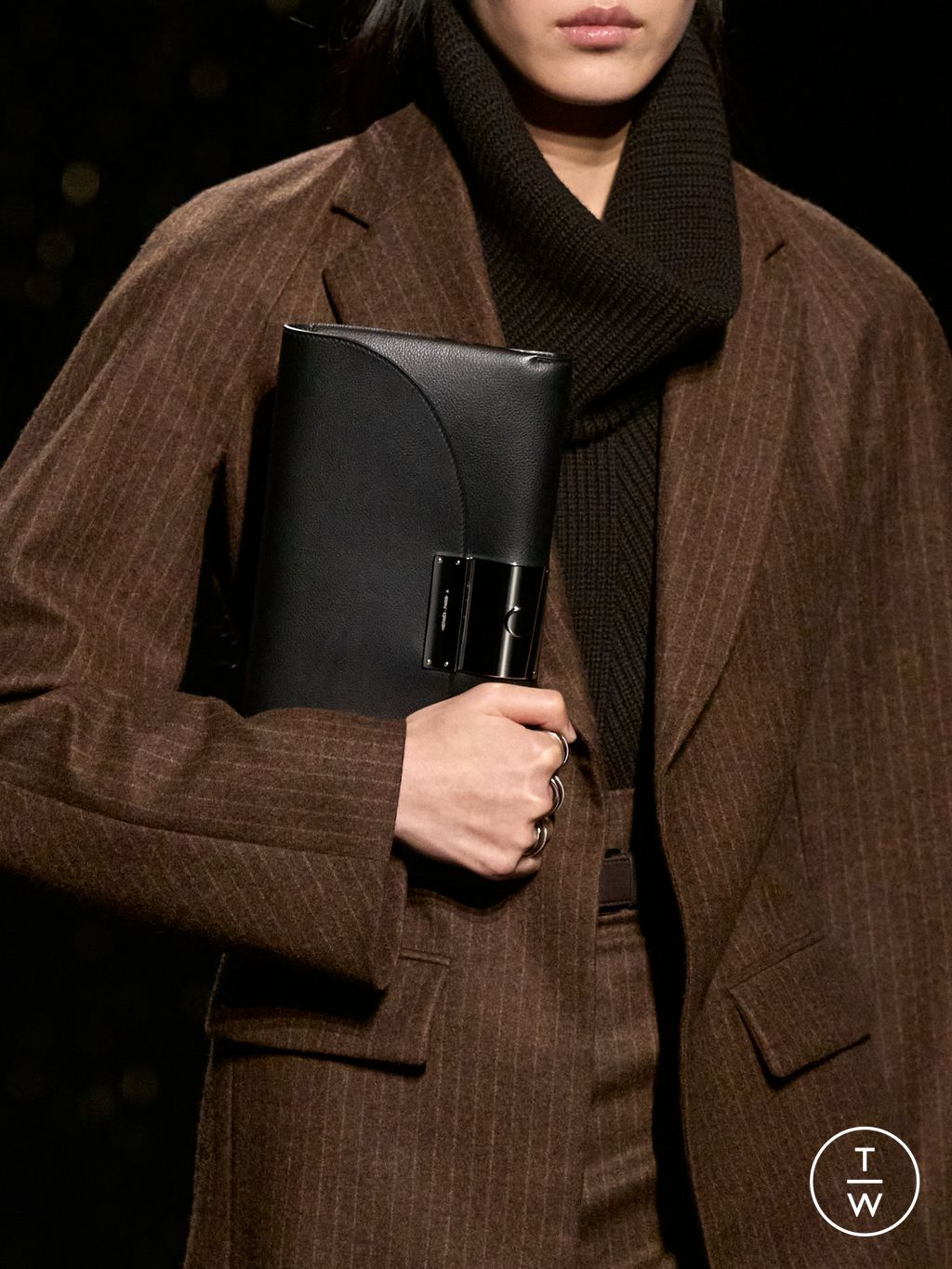 Fashion Week Paris Fall/Winter 2024 look 6 from the Hermès collection womenswear accessories