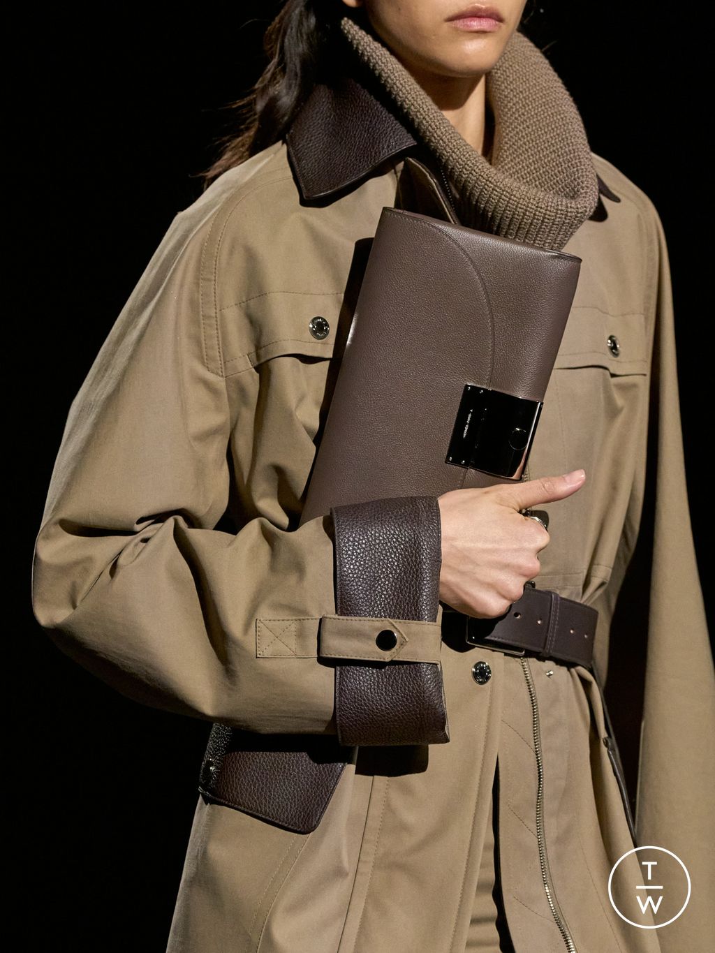 Fashion Week Paris Fall/Winter 2024 look 7 from the Hermès collection womenswear accessories