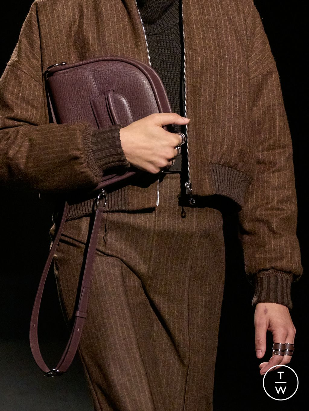 Fashion Week Paris Fall/Winter 2024 look 10 from the Hermès collection womenswear accessories