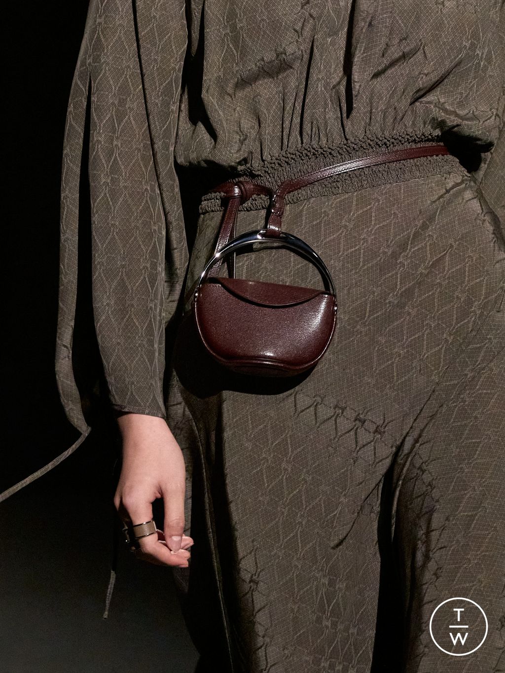 Fashion Week Paris Fall/Winter 2024 look 12 from the Hermès collection womenswear accessories