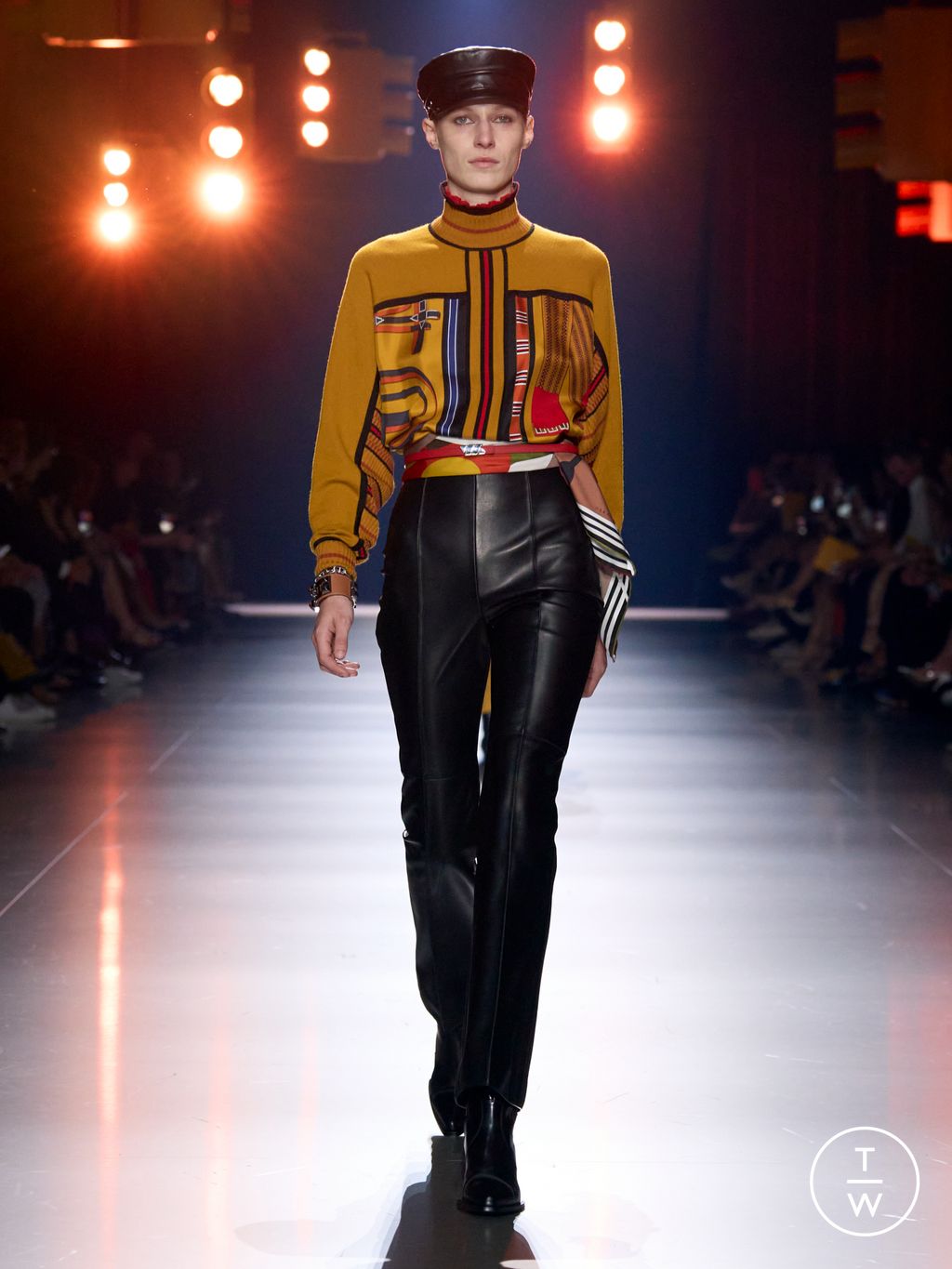 Fashion Week Paris Resort 2025 look 2 de la collection Hermès womenswear