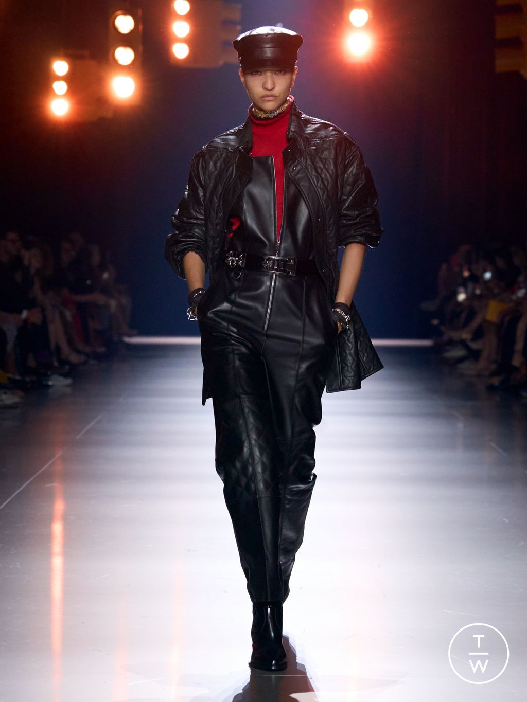 Fashion Week Paris Resort 2025 look 7 de la collection Hermès womenswear