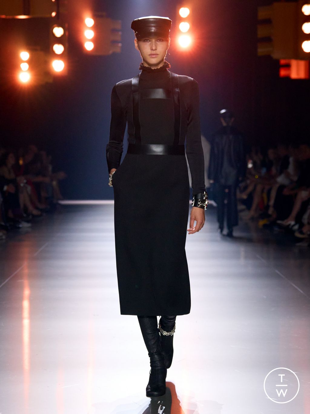 Fashion Week Paris Resort 2025 look 50 from the Hermès collection 女装