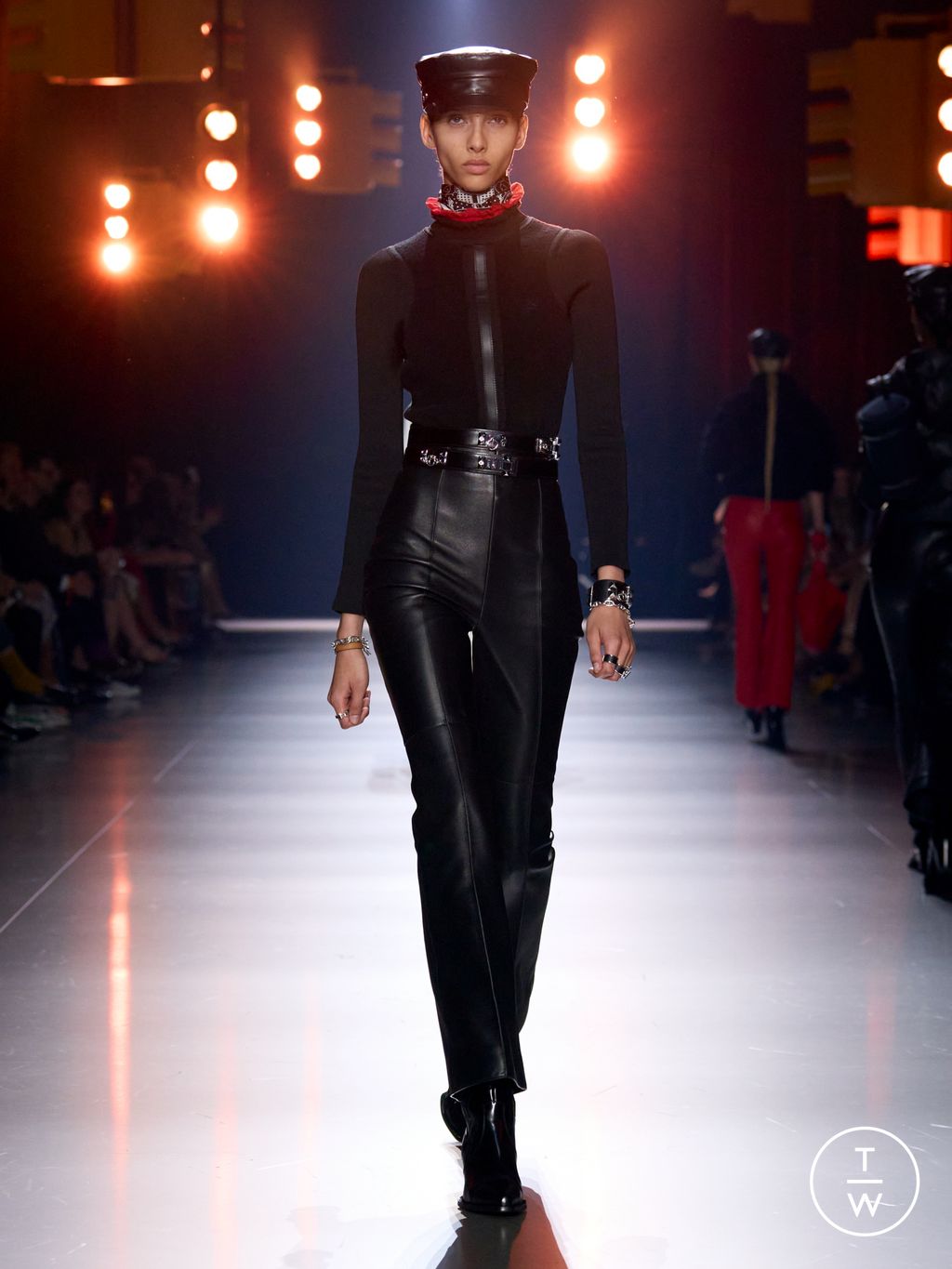 Fashion Week Paris Resort 2025 look 51 de la collection Hermès womenswear