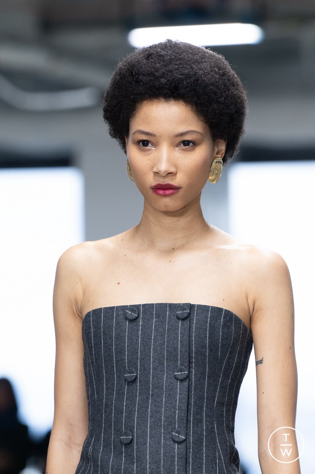 Fashion Week New York Fall/Winter 2025 look 9 de la collection Carolina Herrera womenswear accessories