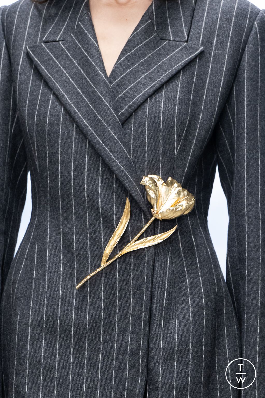 Fashion Week New York Fall/Winter 2025 look 10 from the Carolina Herrera collection womenswear accessories