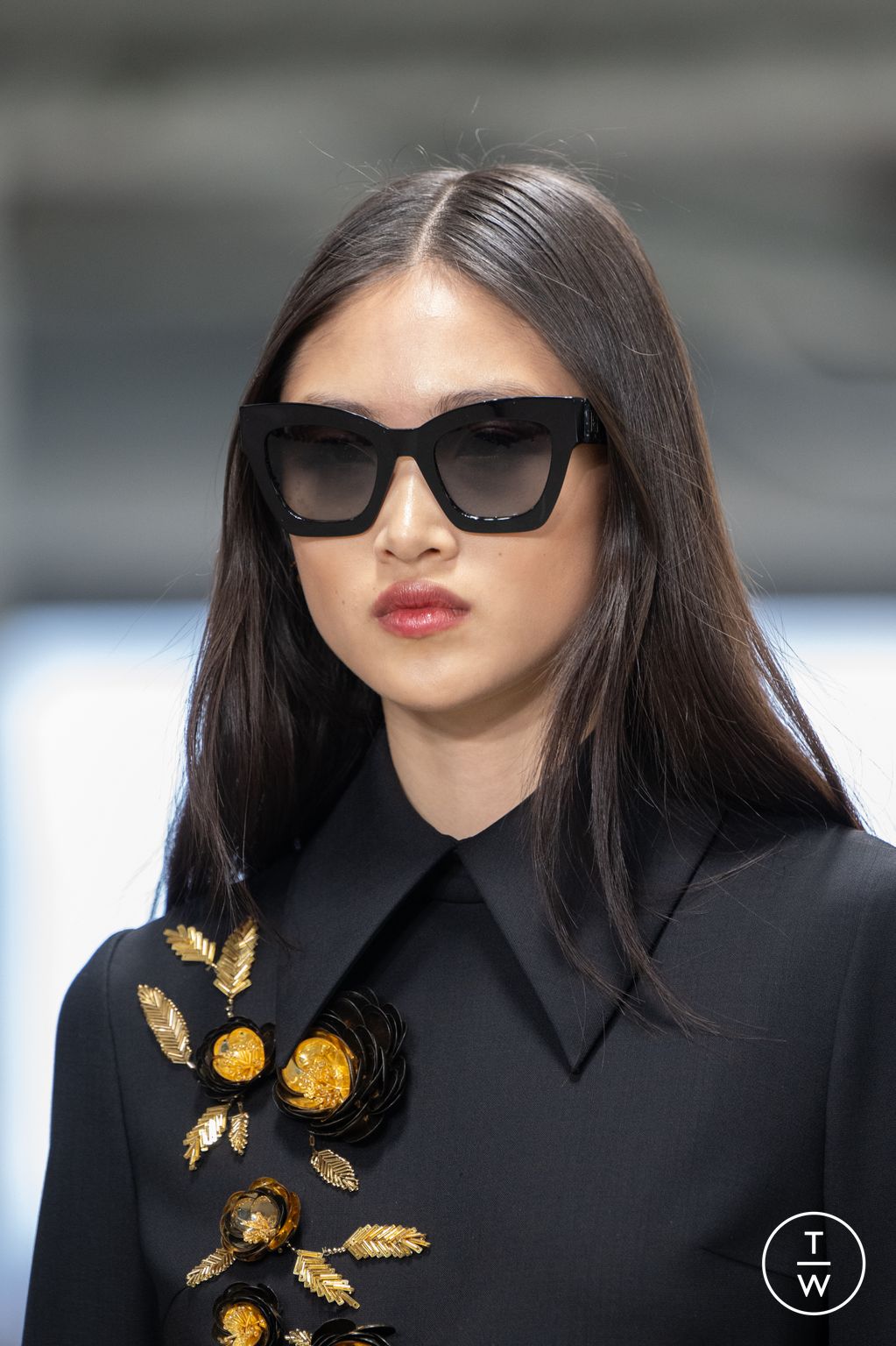 Fashion Week New York Fall/Winter 2025 look 24 de la collection Carolina Herrera womenswear accessories