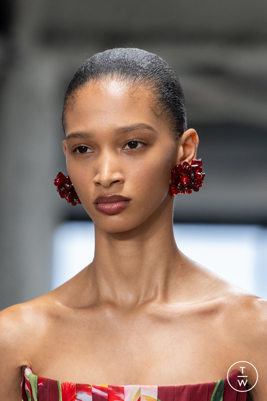 Fashion Week New York Fall/Winter 2025 look 33 from the Carolina Herrera collection womenswear accessories