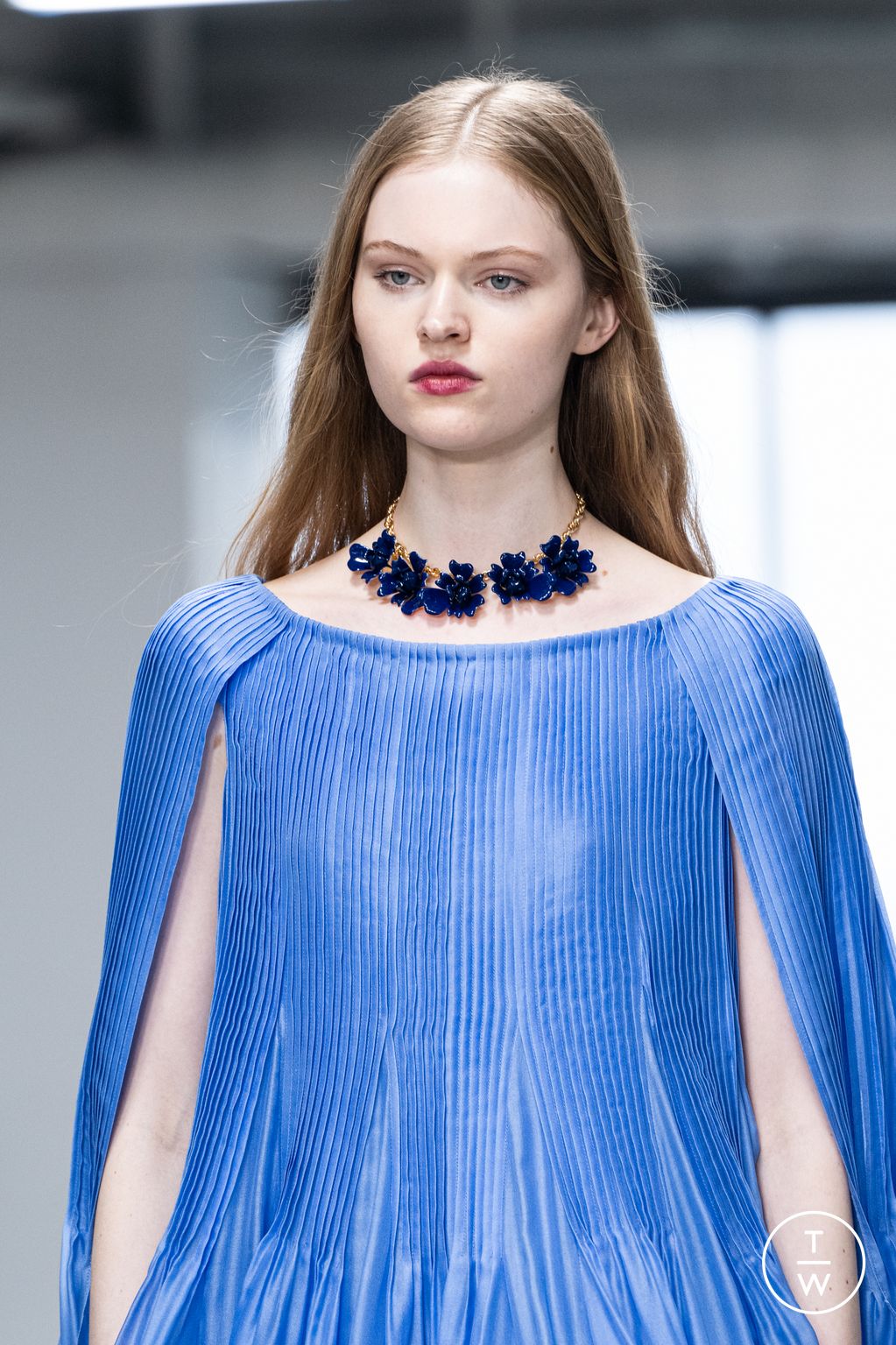 Fashion Week New York Fall/Winter 2025 look 37 from the Carolina Herrera collection womenswear accessories