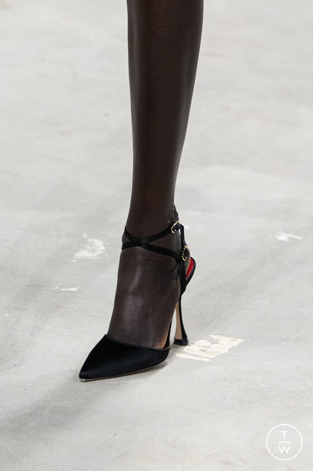 Fashion Week New York Fall/Winter 2025 look 44 from the Carolina Herrera collection womenswear accessories